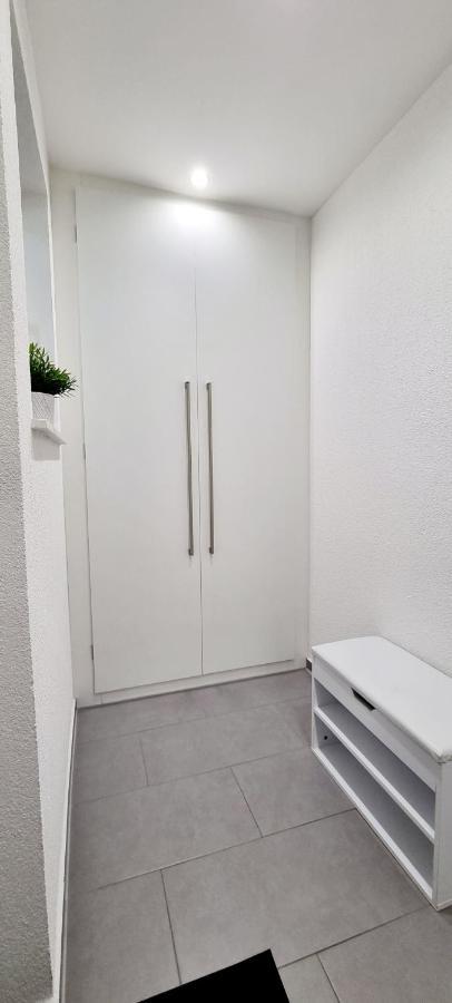バーデン＝バーデンNew Modern Selfcheckin Publicfreeparking Highspeed Wifi Kingsizebedアパートメント エクステリア 写真